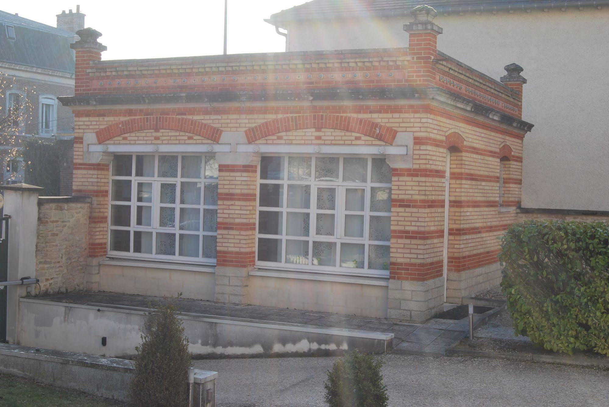 Gite La Tour Boileau Troyes Bagian luar foto